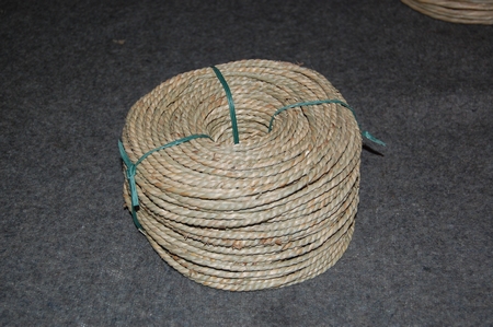 Zeegras getwist en getwijnt +- 4,0 - 5,0 mm  rol van 1 kg