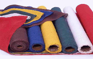 Jute weefsel gekleurd  211 gr/m2  breed 130 cm rol 30 meter