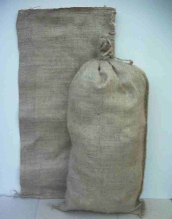 Jute zak 30 x 60 cm met aangestikt koordje ; Nato zandzak