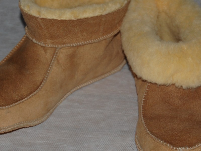 Pantoffel lamsvacht met bontrand maat 36-42